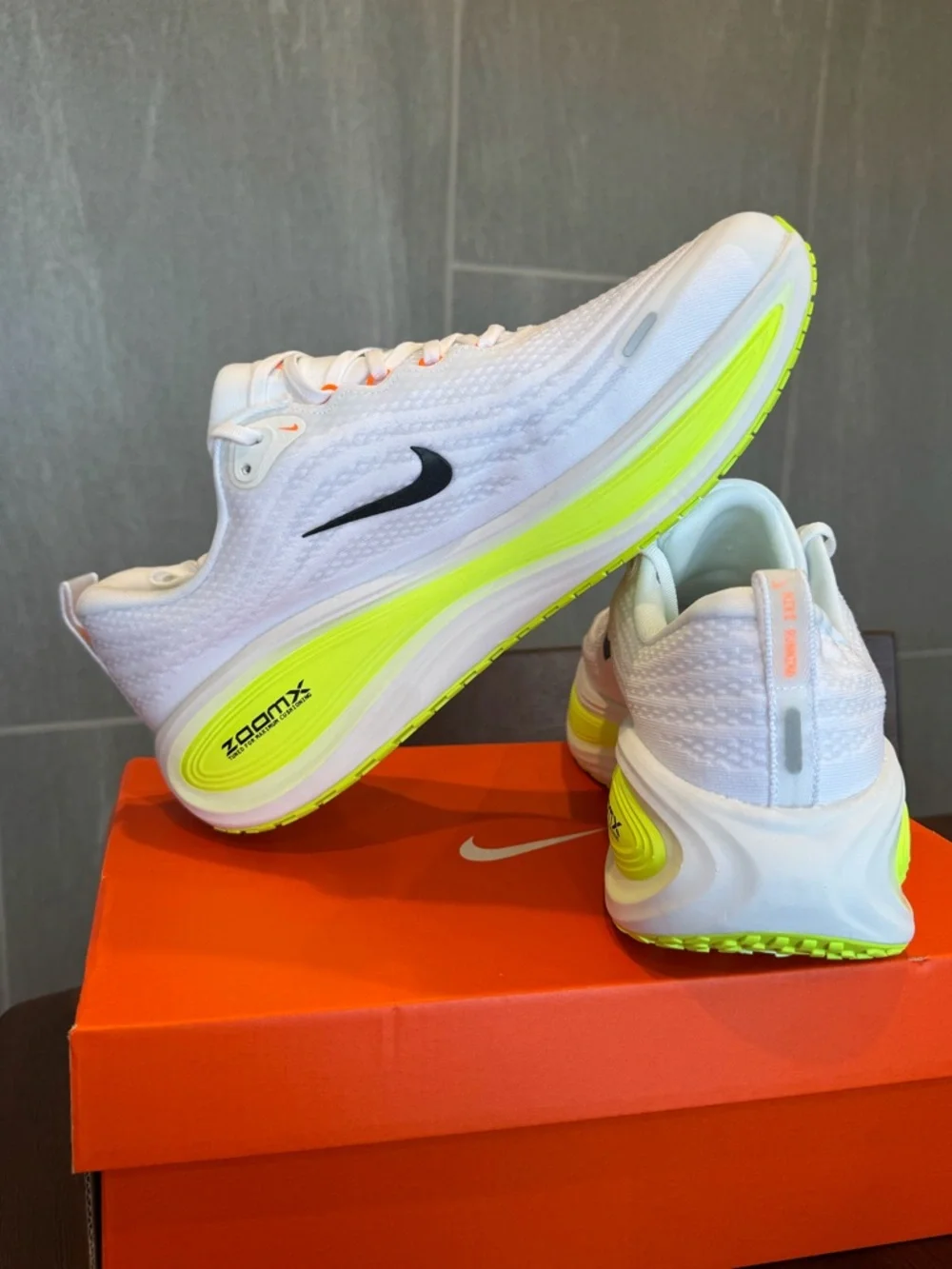 Men’s Nike Vomero Plus - Picture 2 of 4